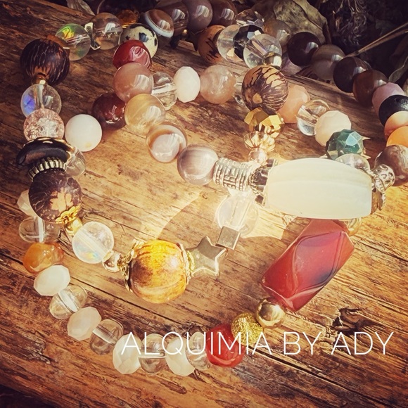 EARTHY LUXURY + Carnelian and agates statement bracelet - Picture 3 of 3